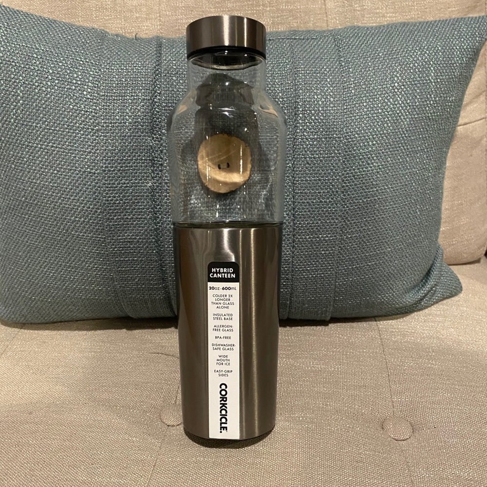 NWT Corkcicle hybrid canteen 20oz